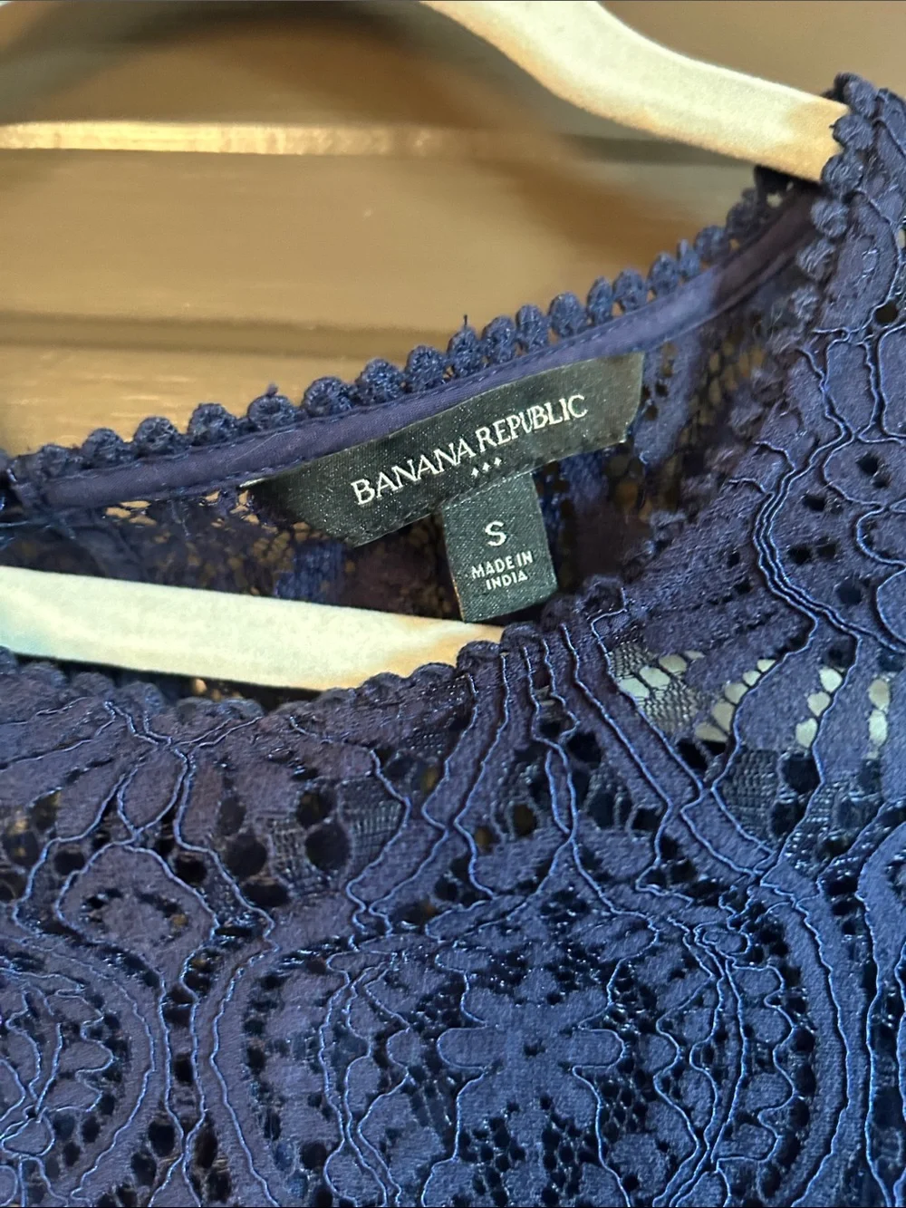 Banana Republic intricate all